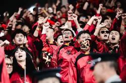 爱游戏登录-包含斗志昂扬双方鏖战，现场观众沸腾欢呼的词条