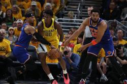 爱游戏亚洲官网-尼克斯队主帅换血，球队是否能重振旗鼓？