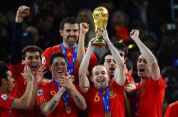 爱游戏入口-欧国联比拼实力，豪门与挑战者力逐红塔