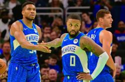 爱游戏app-雄鹿取得两连胜，年轻新秀崭露头角的简单介绍