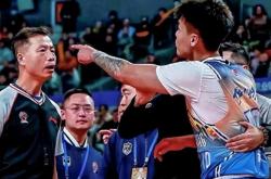 爱游戏中国官网-赵睿再度爆发，带队击溃对手