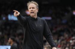 爱游戏登录入口-沙尔克04队教练被誉为技术奇才