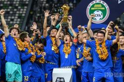 爱游戏网页版-关于江苏全华班完胜青岛，球队士气高涨追赶积分的信息