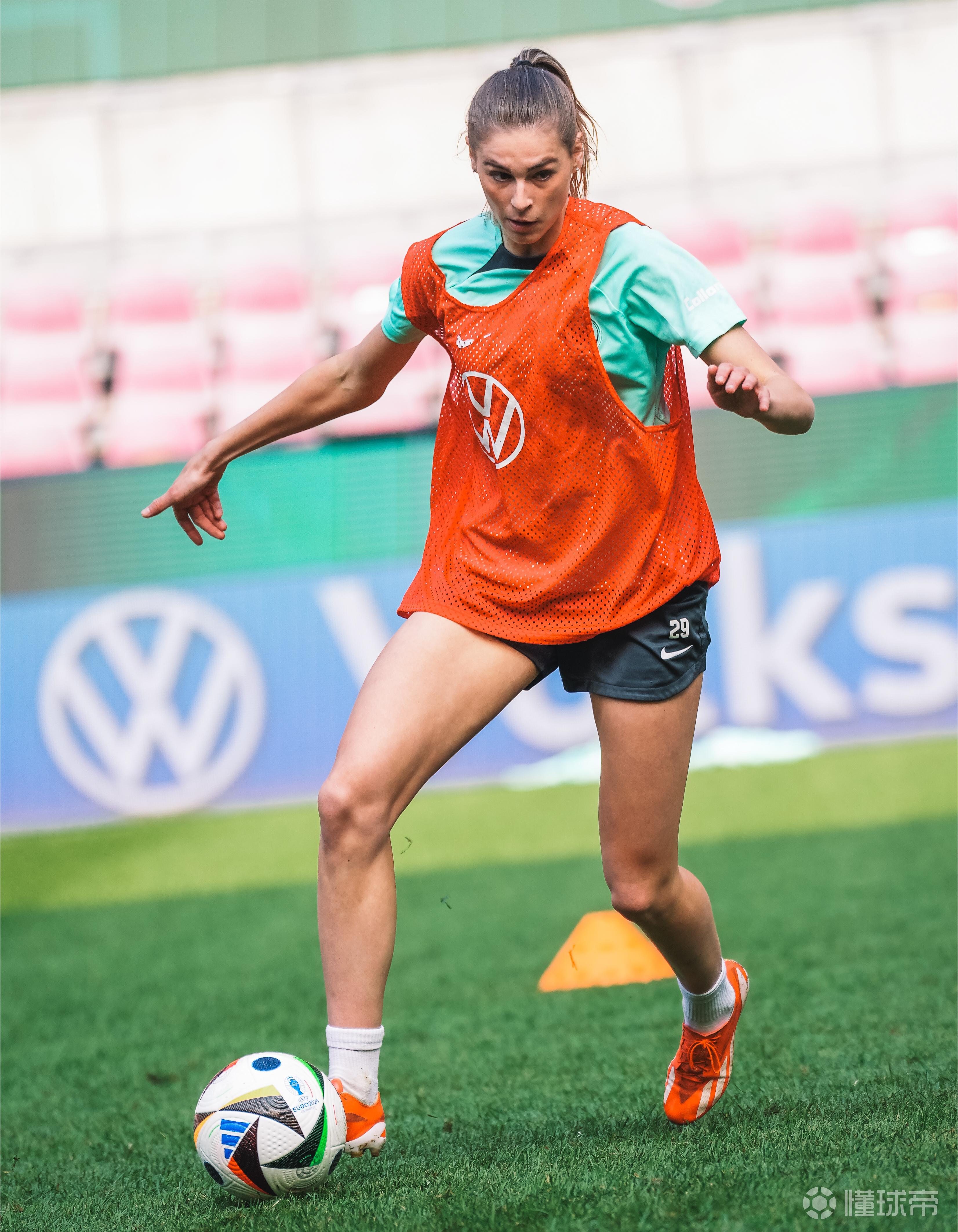 瑞典女足遭遇惨败,小组垫底被淘汰 瑞典女足遭遇惨败,小组垫底被淘汰