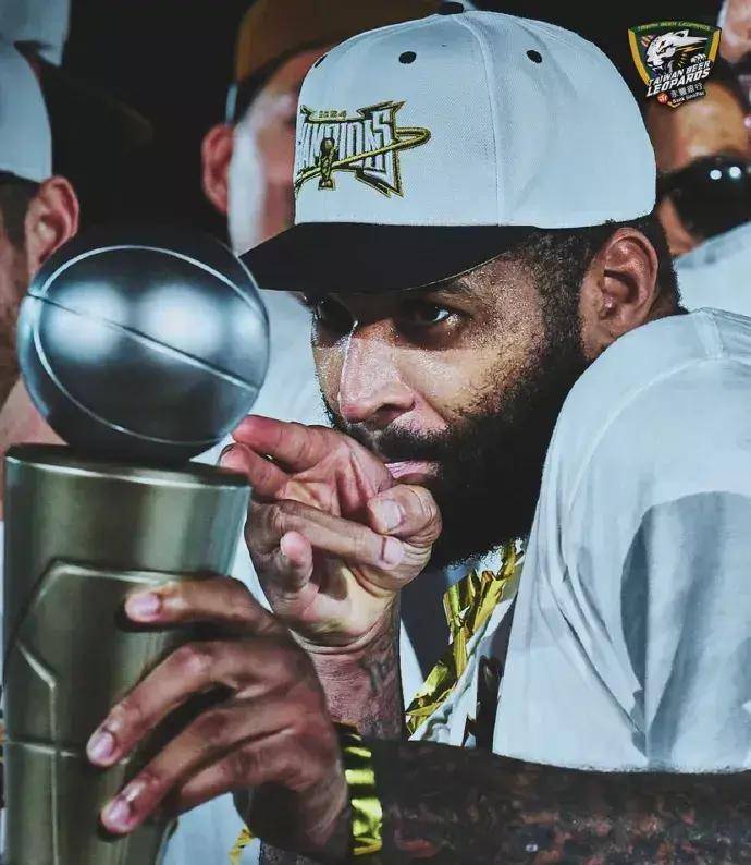 关于篮球巨星约翰逊将加盟人，具备突破篮坛潜质的信息