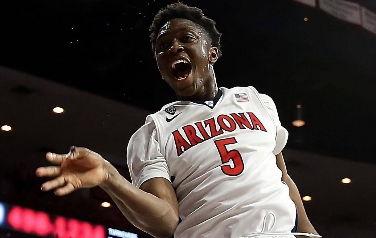 活塞队新秀表现出色场上展现出成熟经验的简单介绍