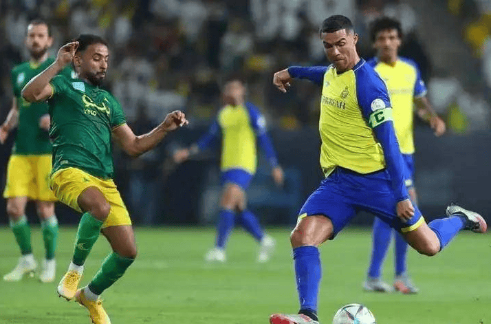 关于马赛再遭意外失利,球队需调整战术寻找突破的信息 关于马赛再遭意外失利,球队需调整战术寻找突破的信息