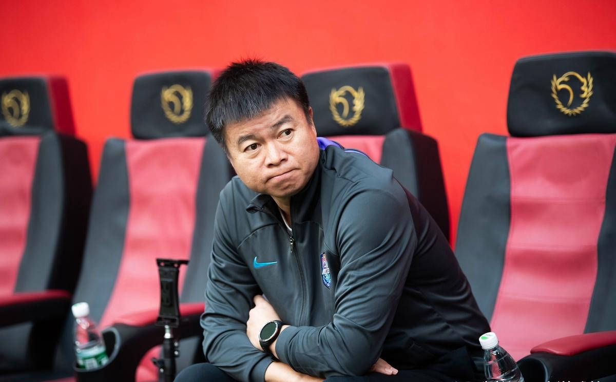 爱尔兰球队主帅下课，外籍教练或接手