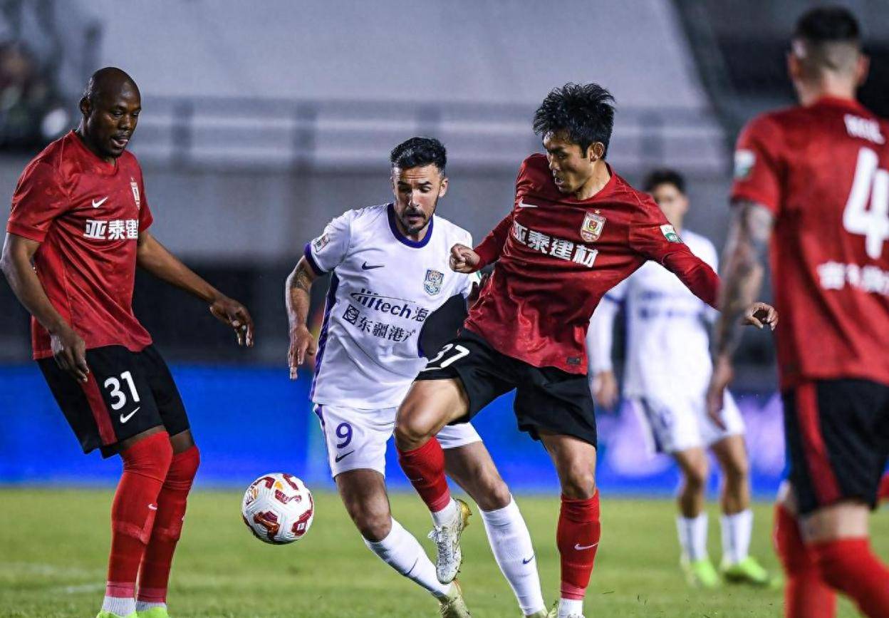 争夺晋级名额！中超接近尾声阵容大派的简单介绍