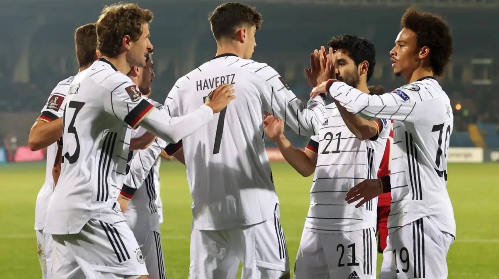 球队战术调整频繁,备战布局谨慎的简单介绍 球队战术调整频繁,备战布局谨慎的简单介绍