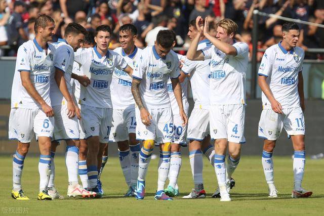 沙尔克主场不敌对手，状态低迷尴尬的简单介绍