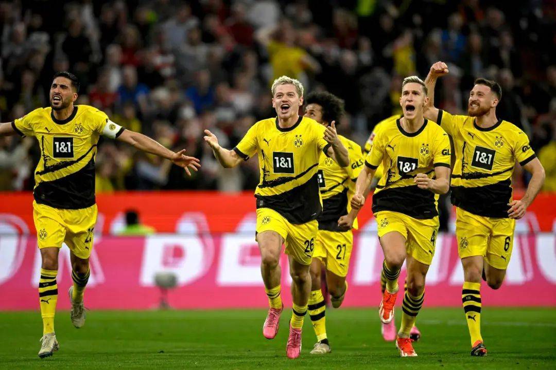 包含拜仁慕尼黑遭遇意想不到的失利，备战下一场比赛的词条