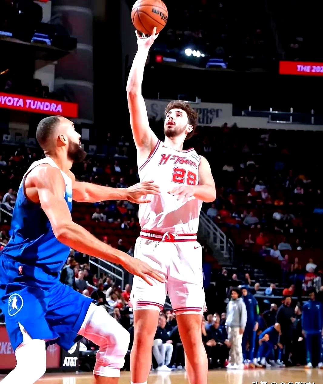 包含欧锦赛实力对比，胜负悬念万千的词条