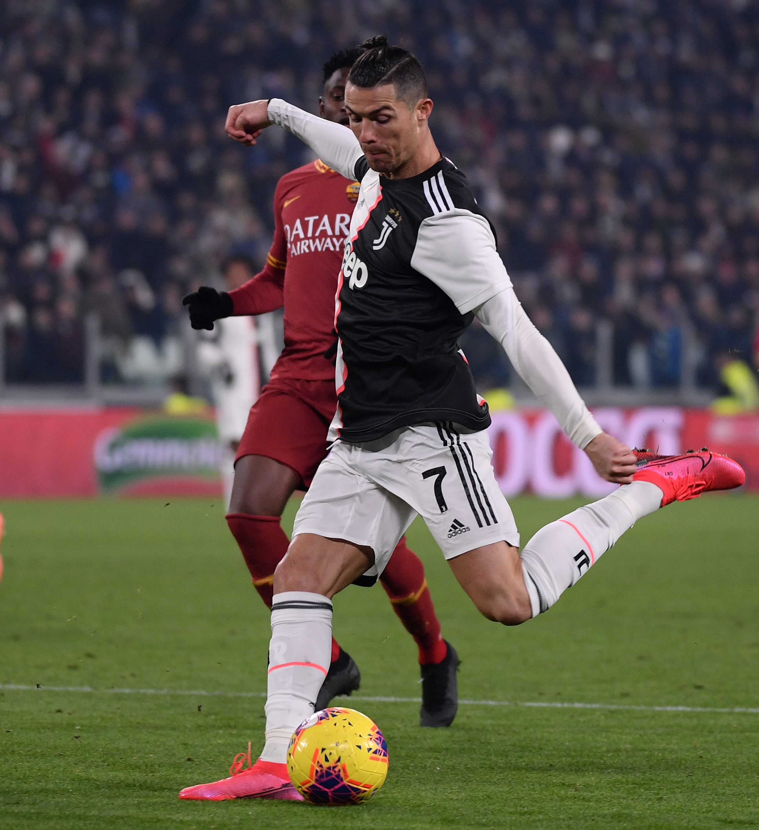 欧洲顶级锦标赛：尤文图斯全胜晋级