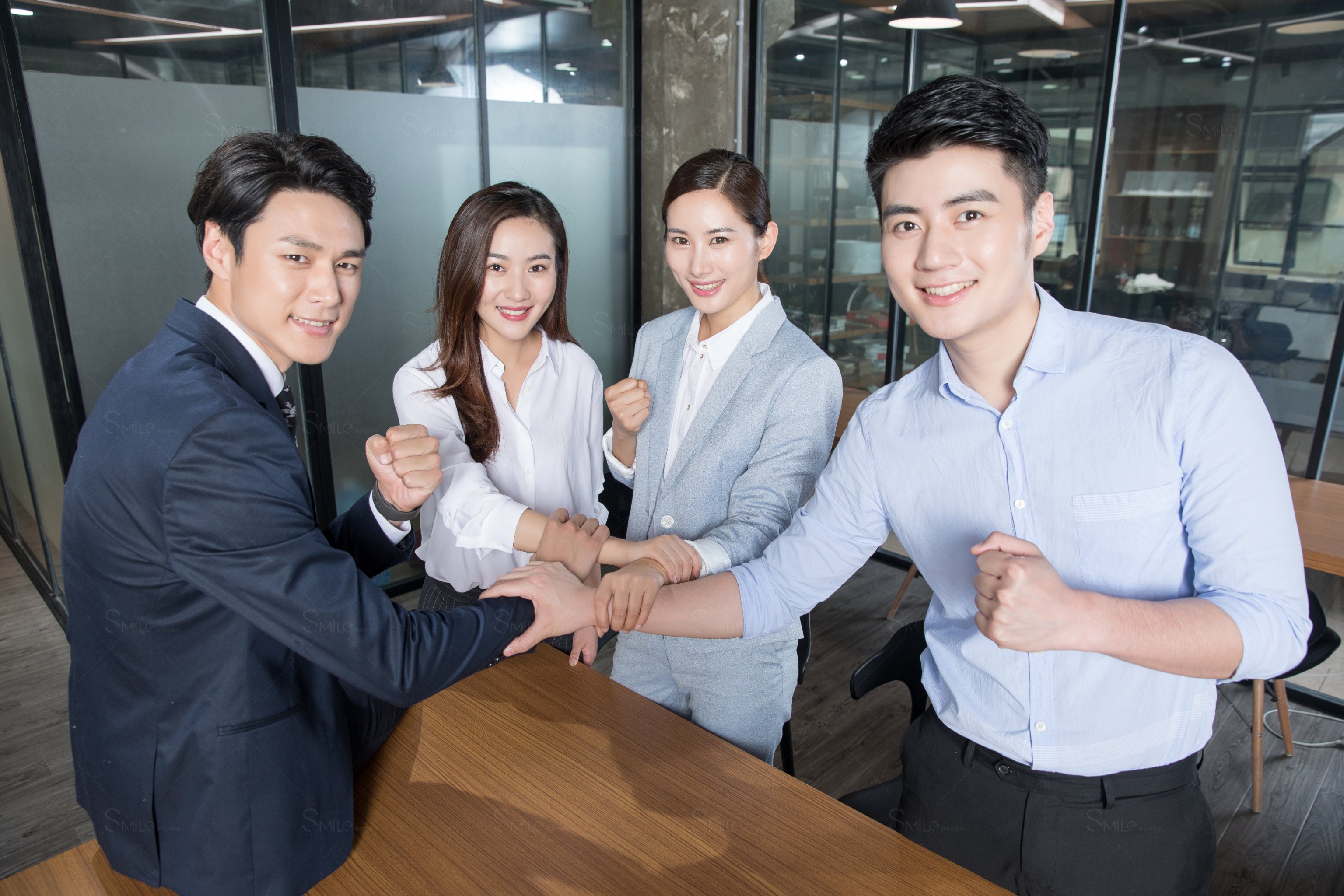 关于团队胜场：共同努力战胜对手的信息