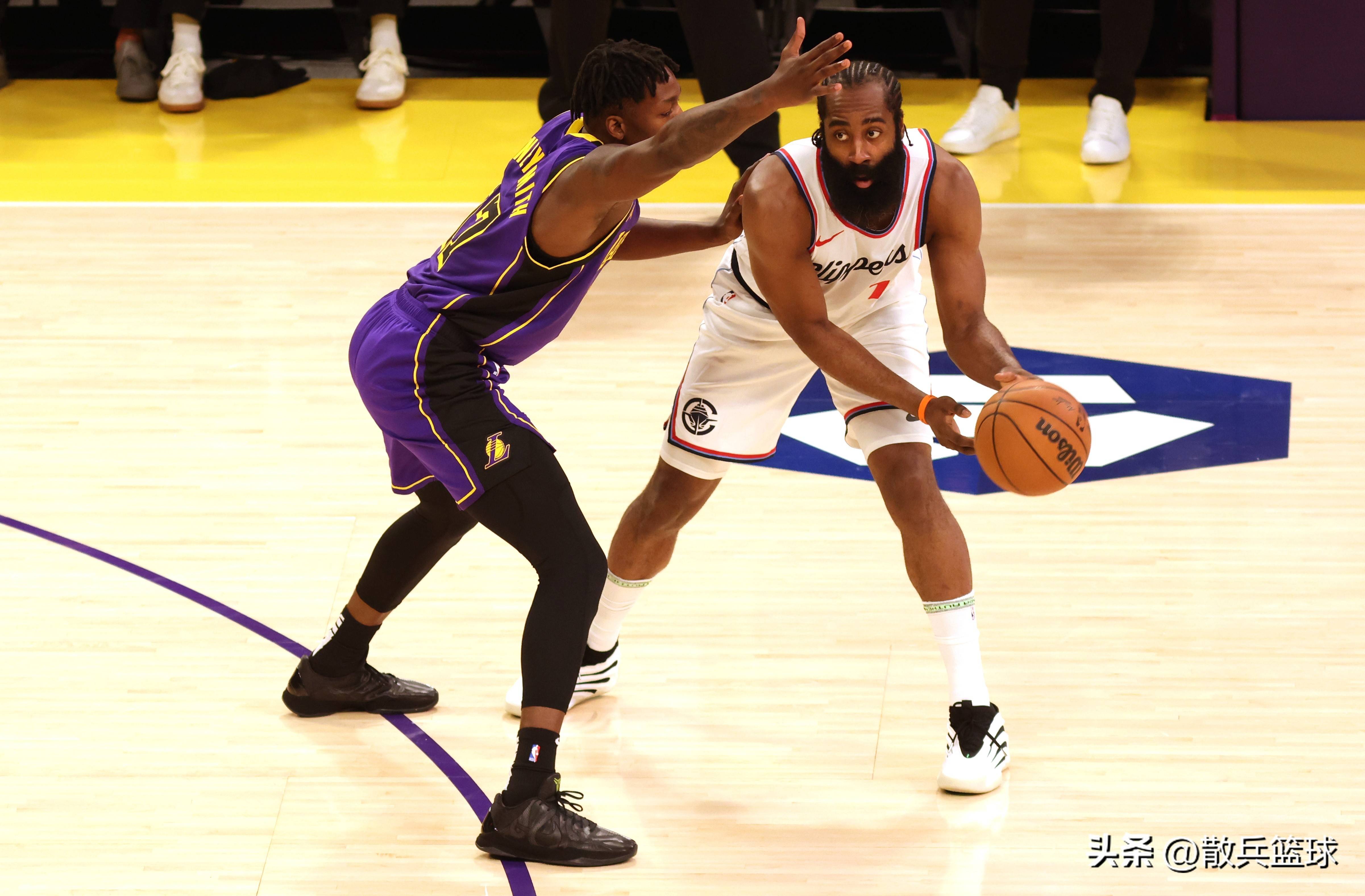 湖人防守端表现出色独得连胜