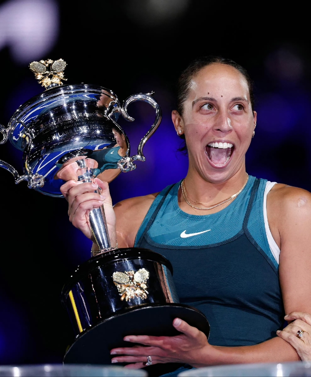 包含澳大利亚女足选手斩获国际赛事最佳球员称号的词条