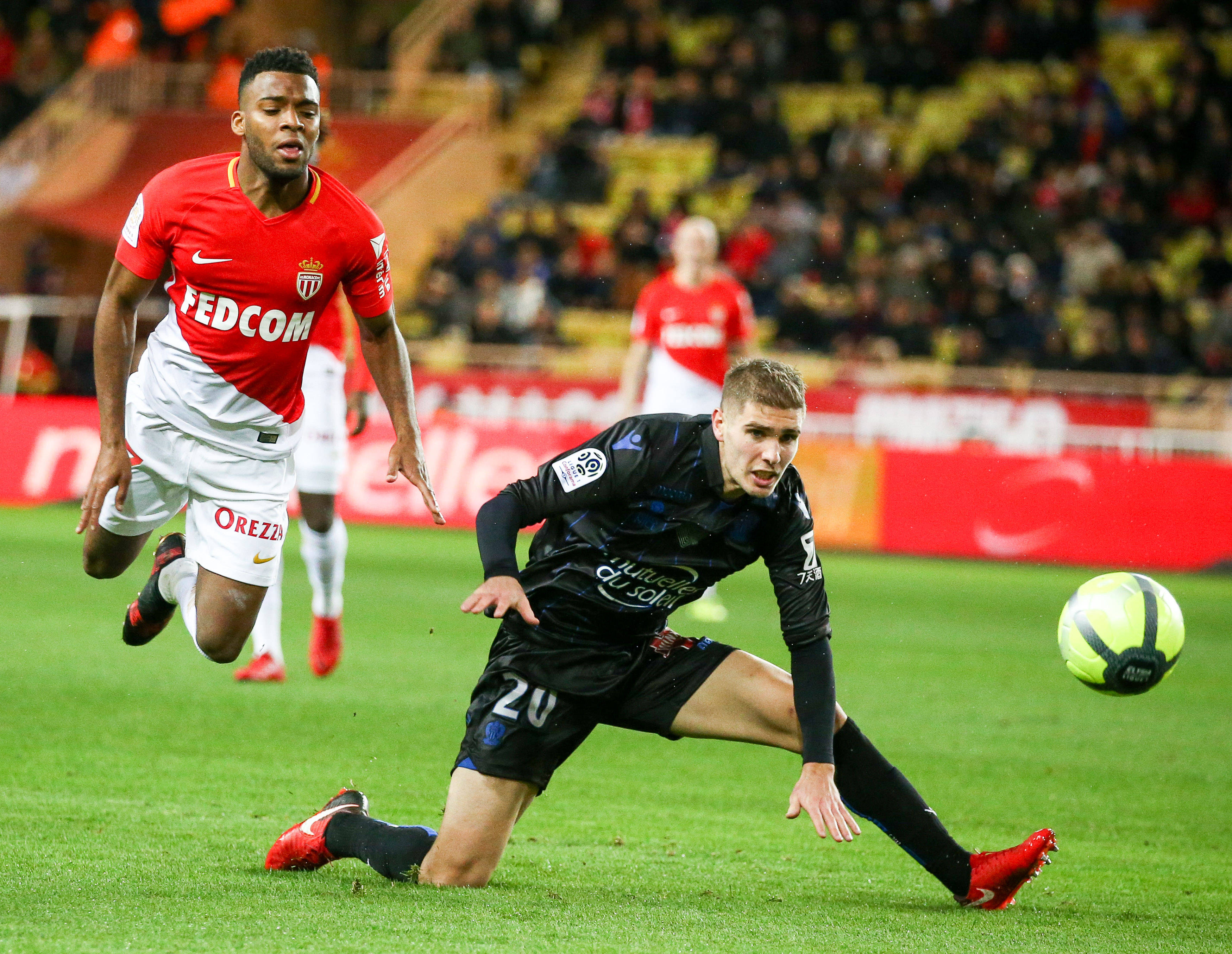 里昂战胜摩纳哥，实现重大反弹