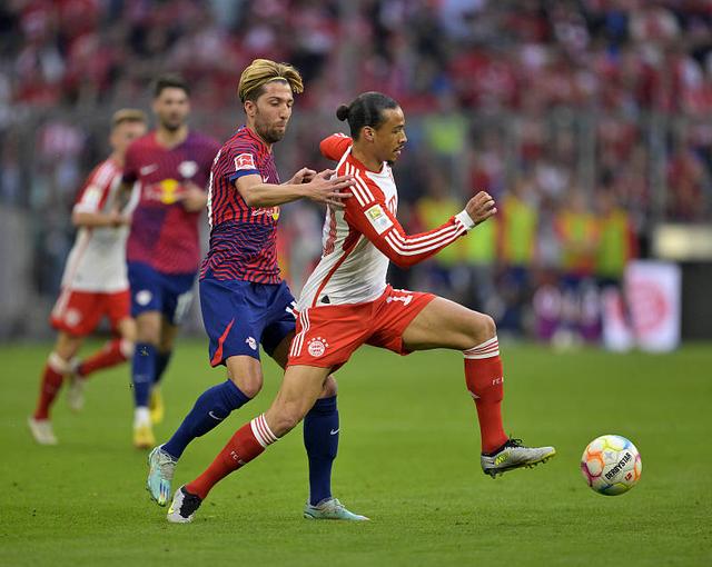 球队内讧传闻不断，主帅劝诫队员团结一心的简单介绍