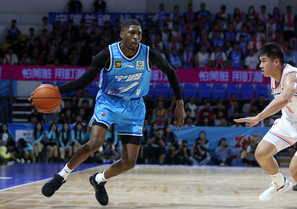 凯泽斯劳滕签下实力派外援，力图突破的简单介绍