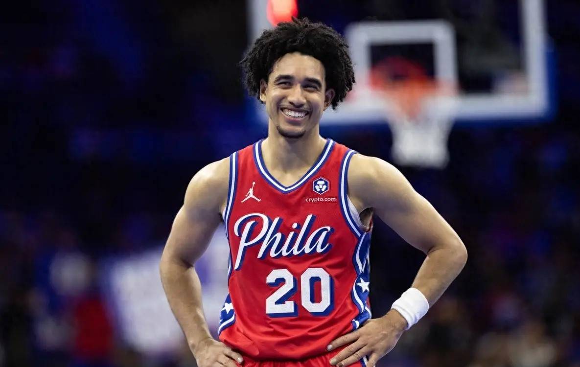 关于里昂球员受伤情况恶化，赛季前景不明的信息