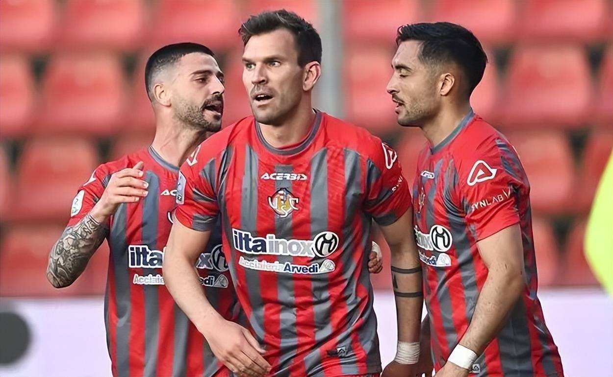 佛罗伦萨客场平局，保持中游位置的简单介绍