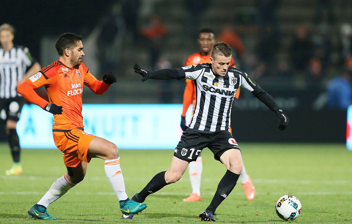 关于尼斯客场战平第戎，连续三轮不胜球队表现不稳定的信息