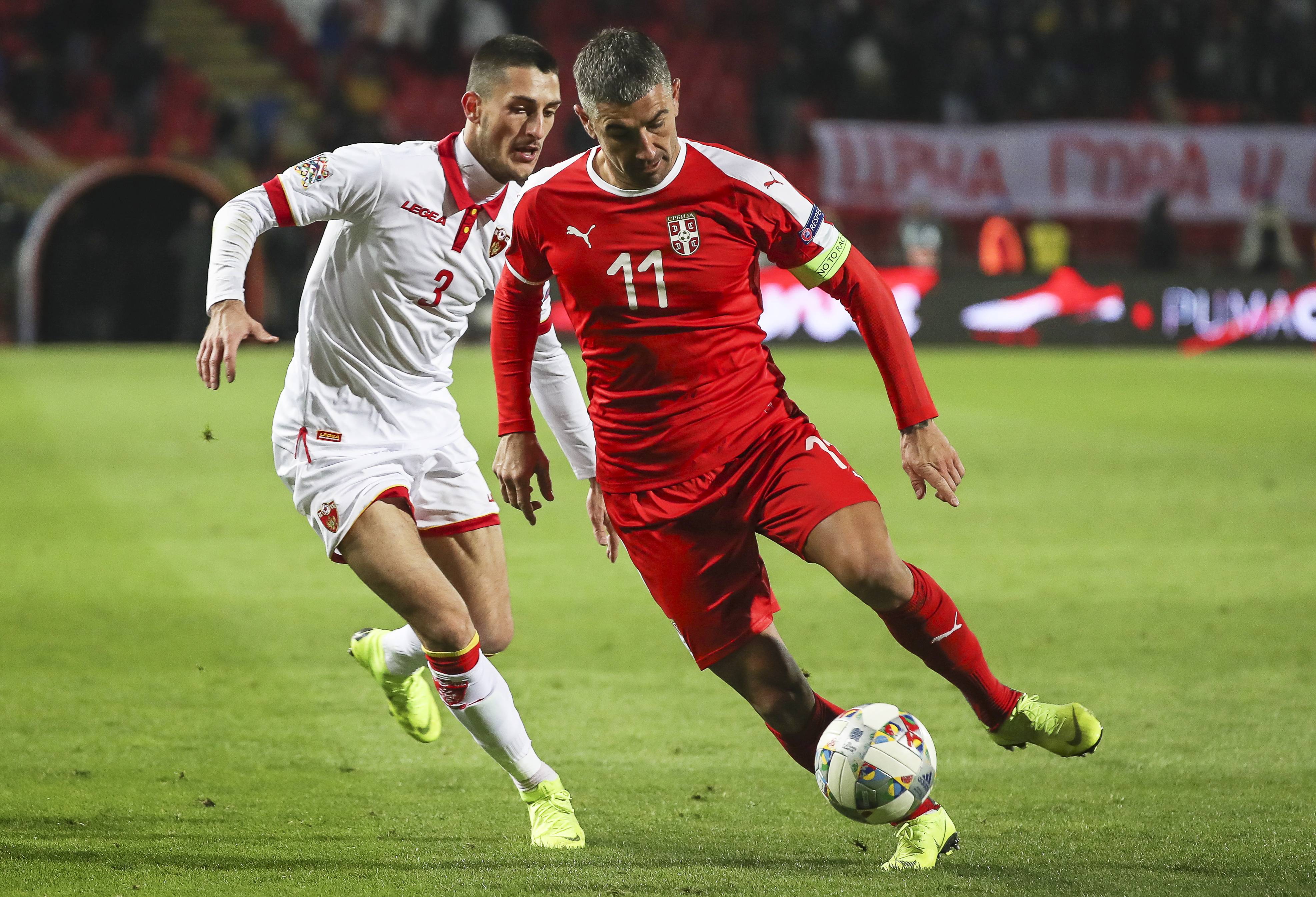 球员们在欧国联赛中展现出色的技术和体力