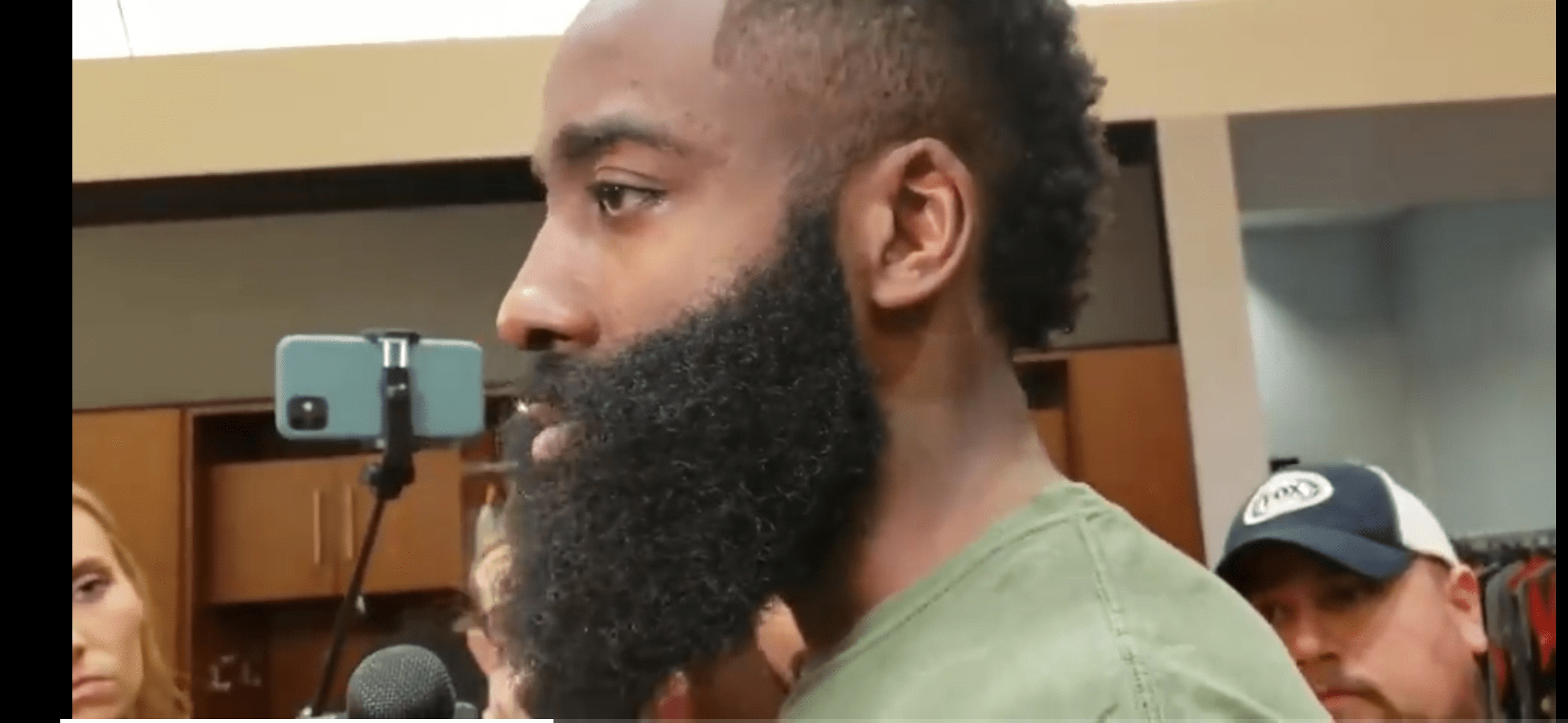 火箭主帅赛后发飙，遭扣帽罚款