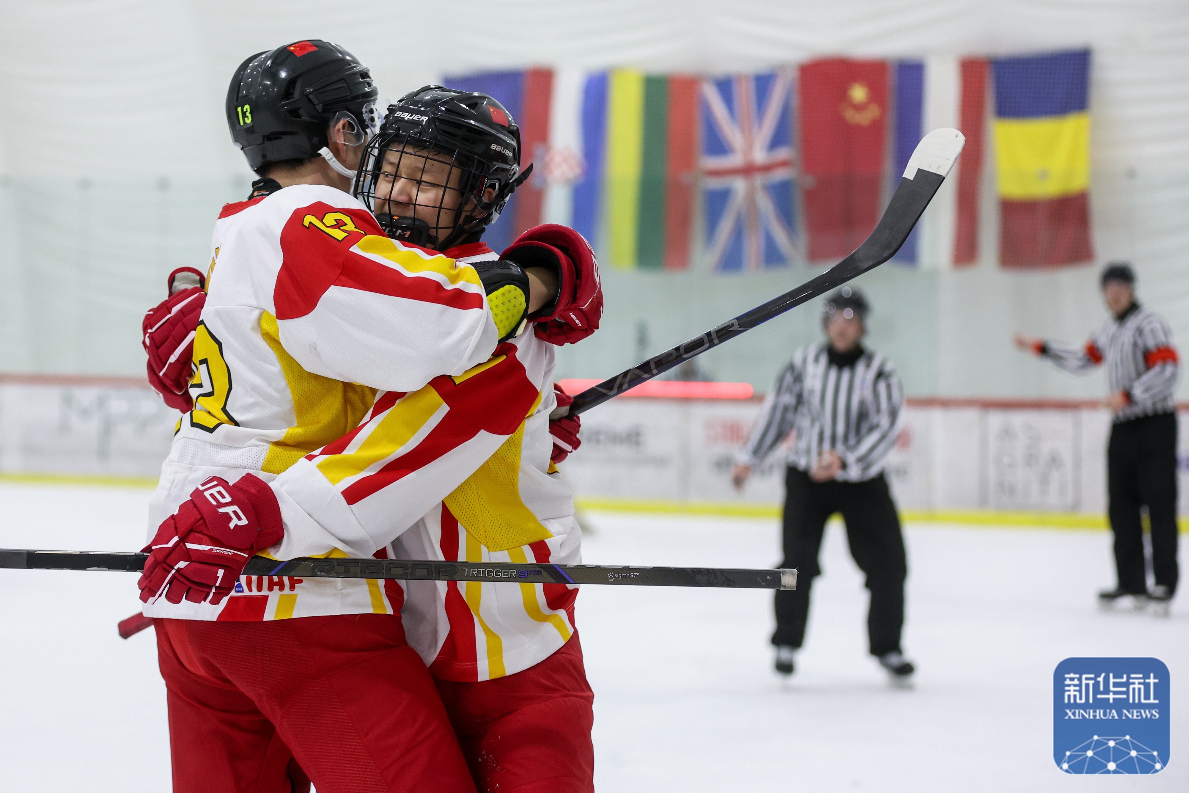 包含球场较量激烈火爆，对手拼尽全力的词条