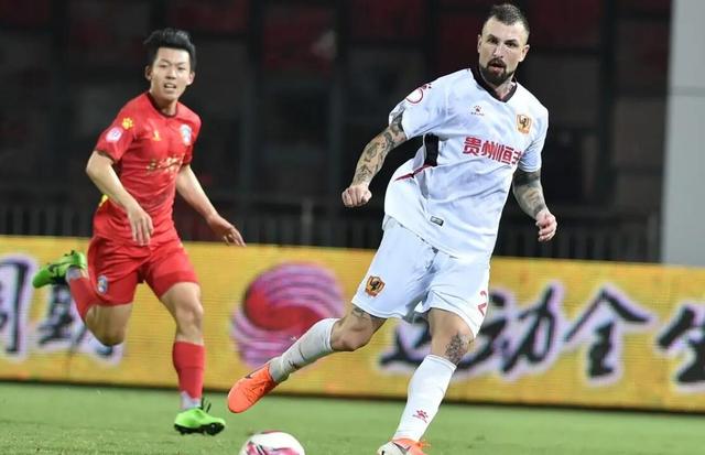 球队士气低迷，如何走出困境备受关注