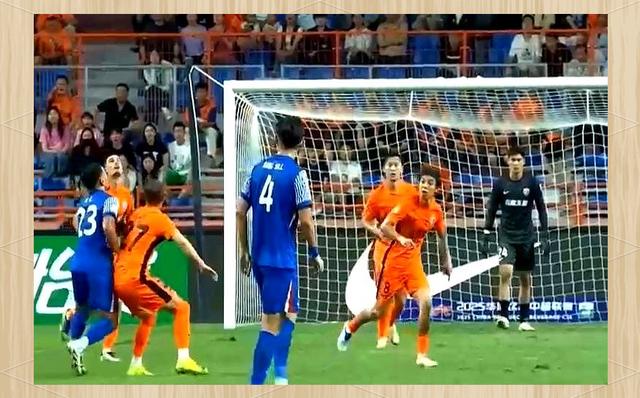 包含国内足球赛季冠军争夺战愈发激烈的词条