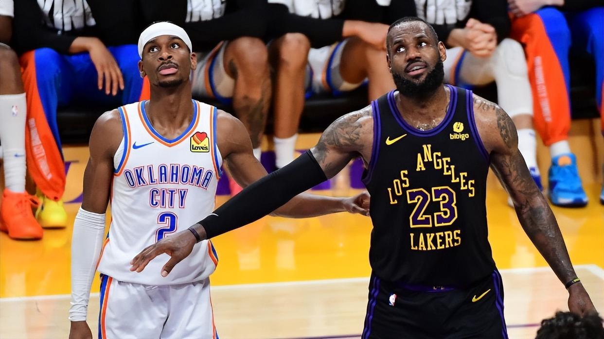 包含湖人对阵猛龙，库里面对德罗赞犹如兄弟的词条