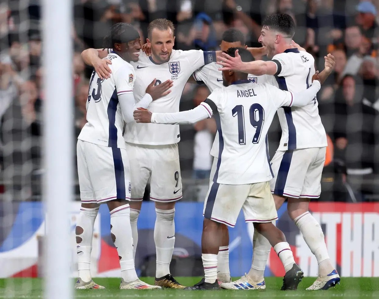 欧国联比赛开战，球星争相破门