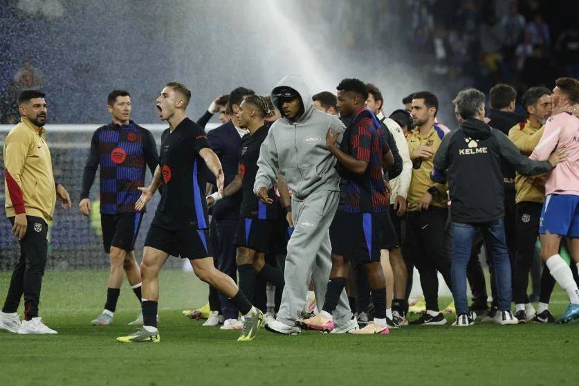 西班牙队在国际比赛中双杀对手