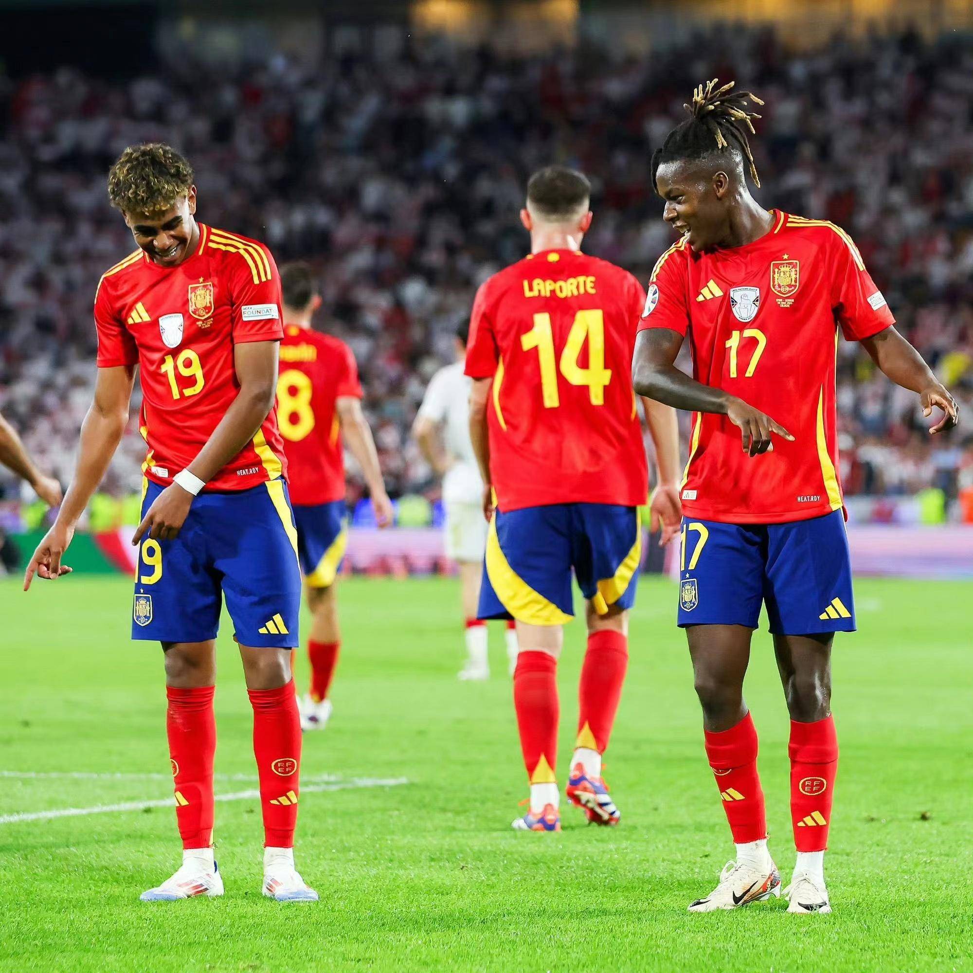 西班牙队在国际比赛中双杀对手