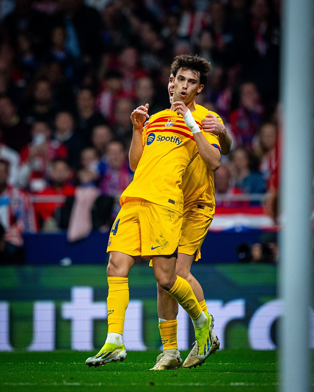 巴塞罗那客场逼平对手，暂居积分榜首