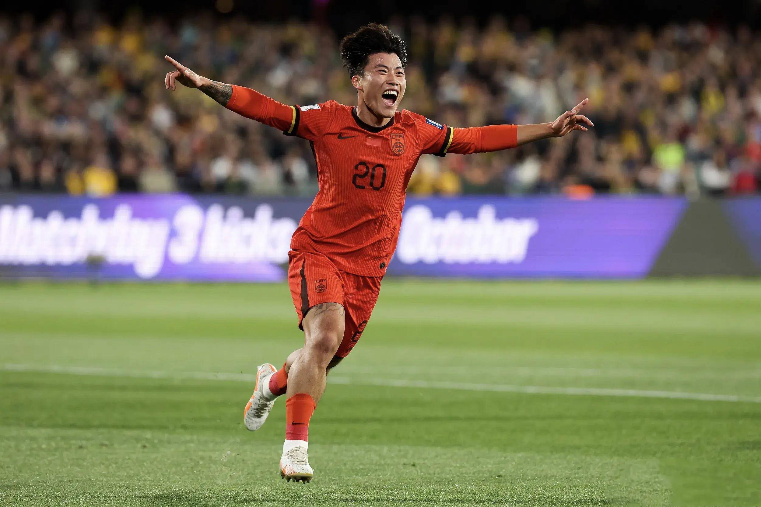 澳洲豪门踢进球场,备战硬仗 澳洲豪门踢进球场,备战硬仗