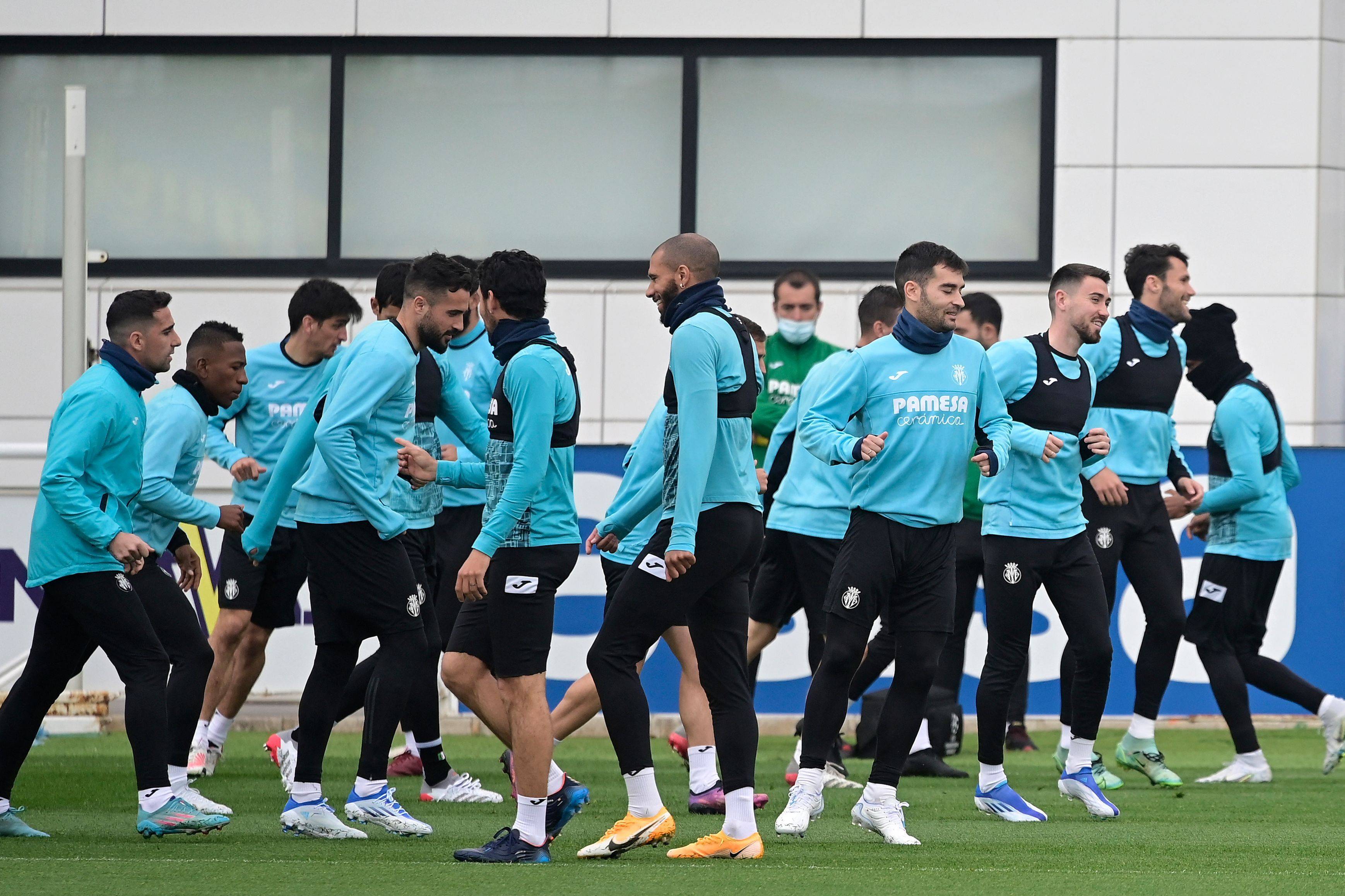 比利亚雷亚尔球队在比赛中展现出色表现