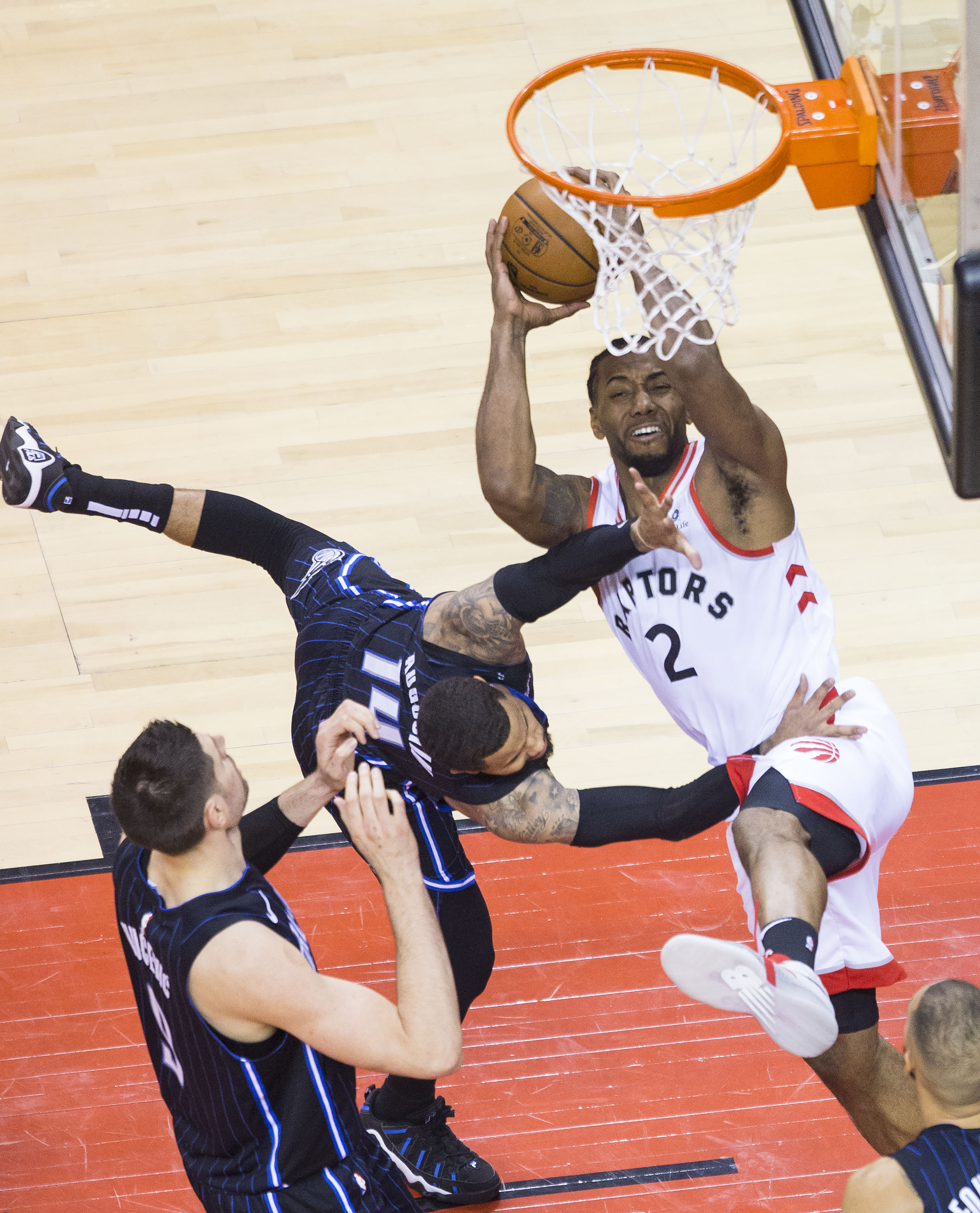 猛龙遭遇两连败，伦纳德表现出色