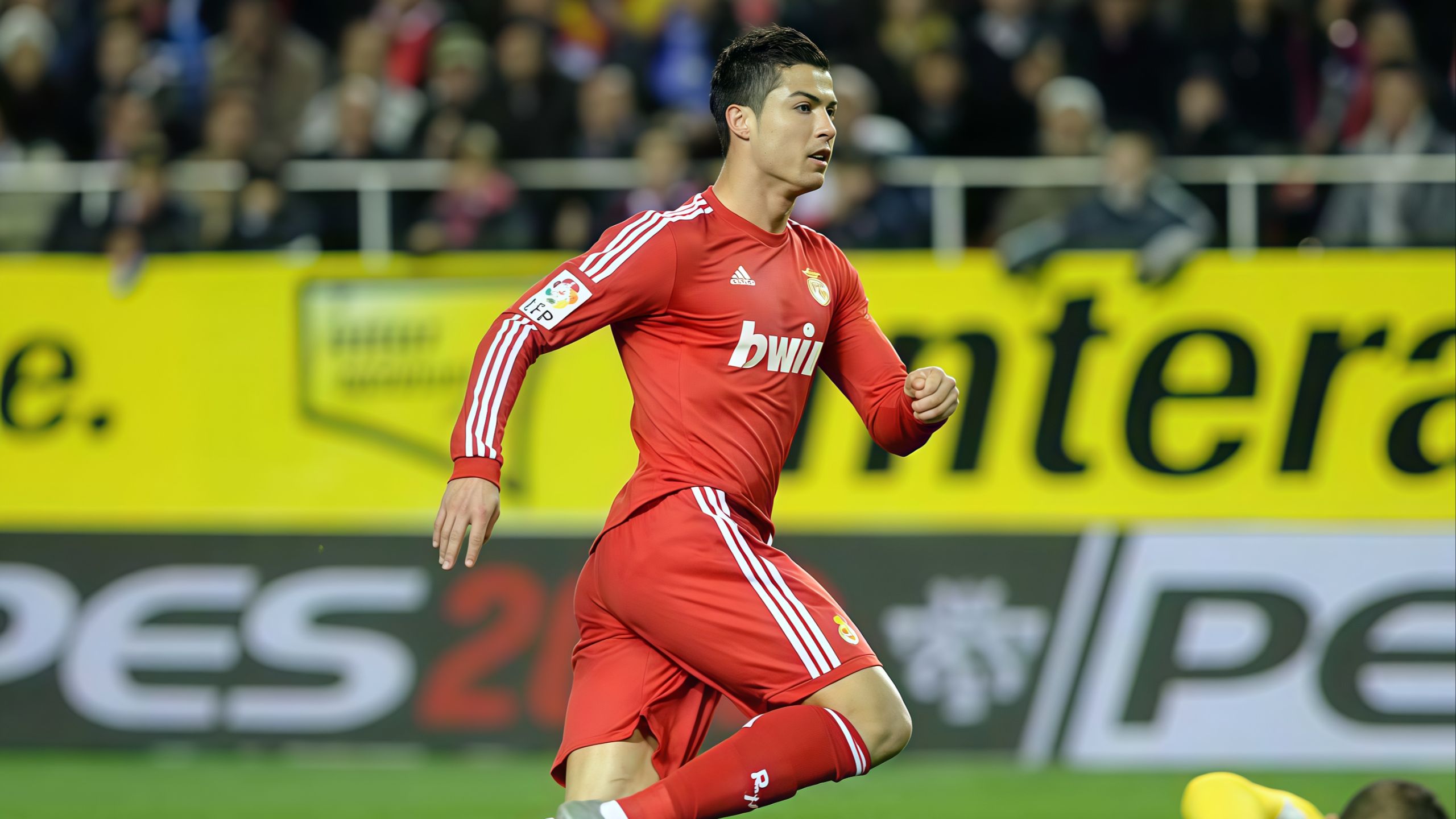 包含瓦伦西亚客场险胜，连续三轮不败的词条