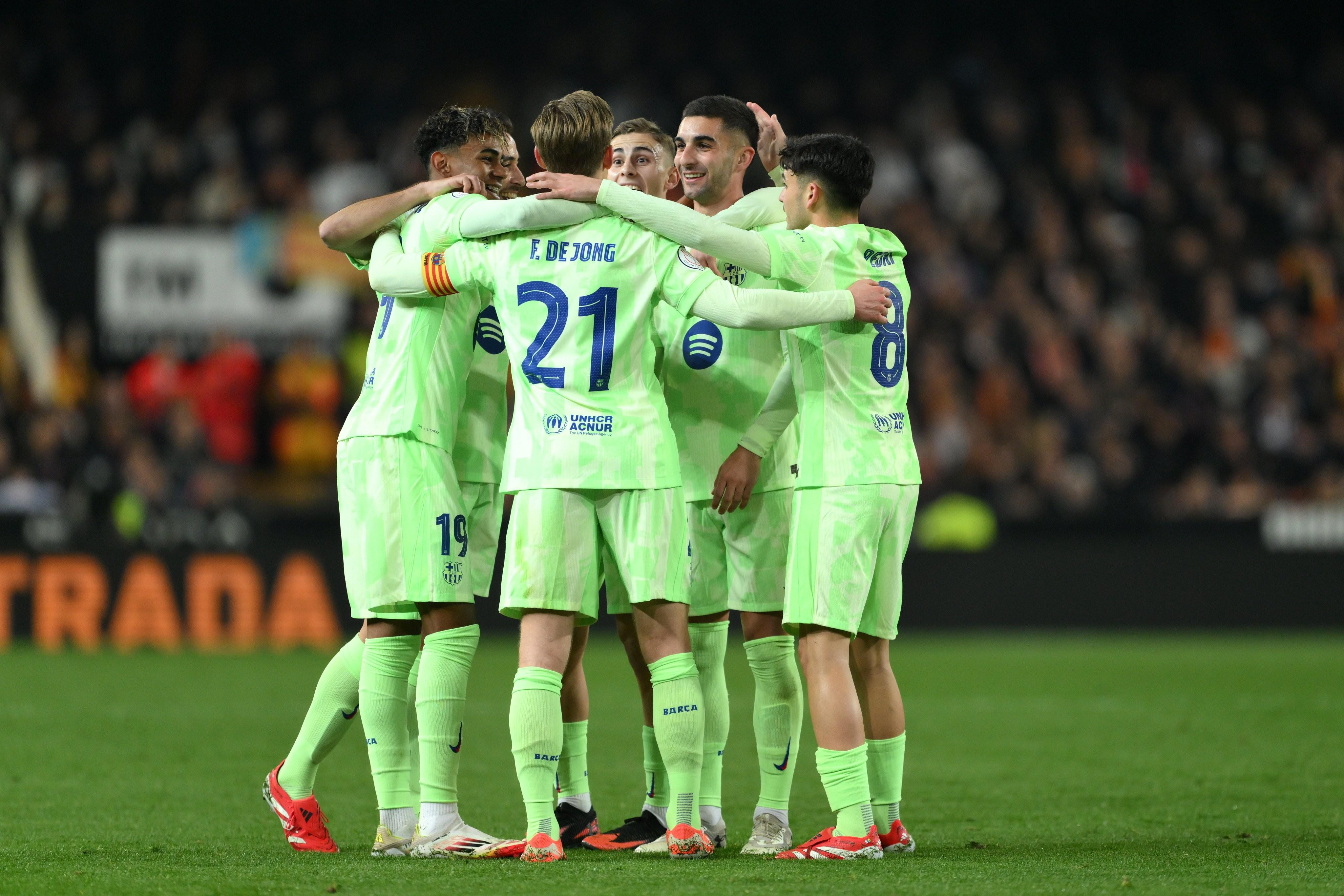 包含瓦伦西亚客场险胜，连续三轮不败的词条