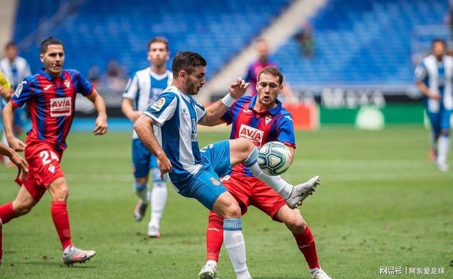 塞维利亚遭遇两连败，战绩有所下滑