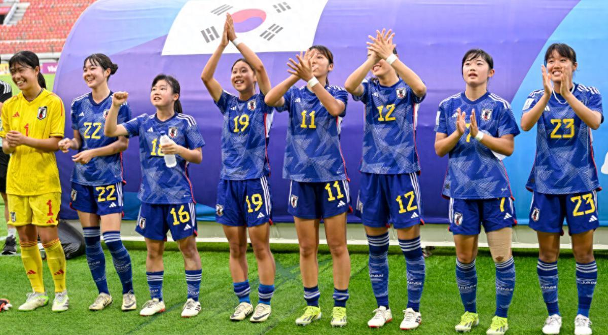 女足球员们在比赛中不断刷新记录