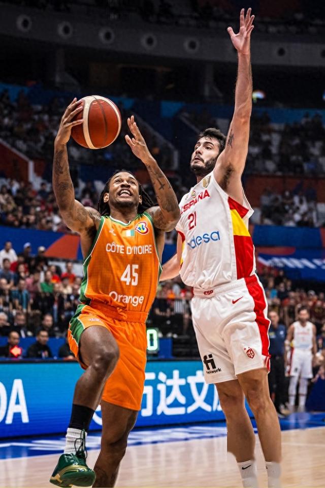 包含西班牙队员的团队合作,将继续引领胜利的词条 包含西班牙队员的团队合作,将继续引领胜利的词条