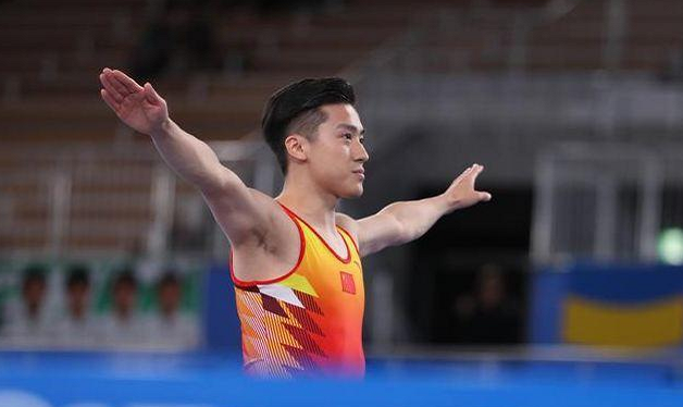 殷切恩选手在体操比赛中完美表现的简单介绍
